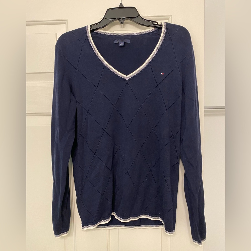 Tommy Hilfiger navy sweater. Size large.